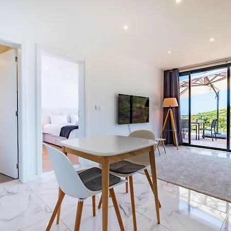 Casa Branca-b,beautiful Sea View Estreito Da Calheta