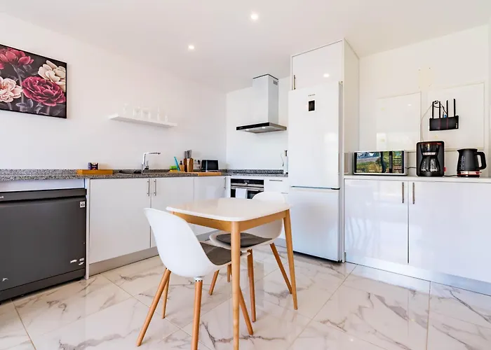 Casa Branca-b,beautiful Sea View Апартаменты Estreito Da Calheta