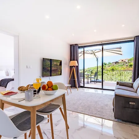 Casa Branca-b,beautiful Sea View Estreito Da Calheta