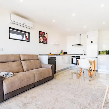 Casa Branca-b,beautiful Sea View * Estreito Da Calheta